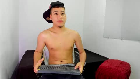 Snapshot of lucastorrez01 chatting on 16, 4, 2026 LUCAS TORREZ online show from 16, 4, 2026