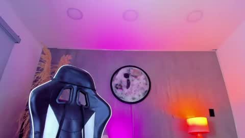 Snapshot of luccia_smith chatting on 14, 4, 2026 L U C C I A online show from 14, 4, 2026