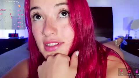 Snapshot of luccycollins_ chatting on 16, 7, 2026 Luccy online show from 16, 7, 2026