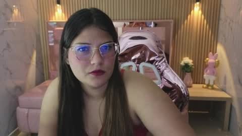 Snapshot of lucero_s chatting on 8, 4, 2026 Lucero online show from 8, 4, 2026