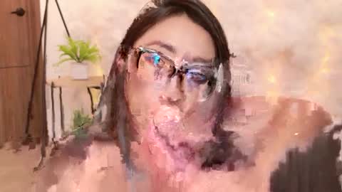 Snapshot of luci_fer15 chatting on 6, 4, 2026 Luci y Fer online show from 6, 4, 2026