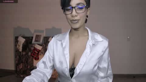 Snapshot of luci_fer_devil_1 chatting on 20, 12, 2024 Veronica Rati    online show from 20, 12, 2024