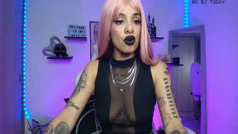 Snapshot of luci_fer_devil_1 chatting on 10, 10, 2025 Veronica Rati    online show from 10, 10, 2025