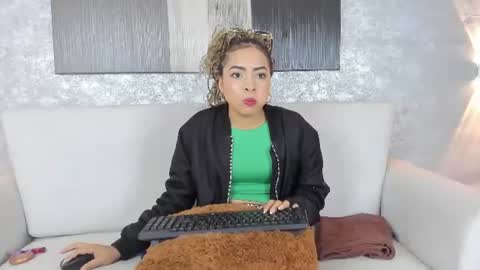 Snapshot of lucia_janne chatting on 16, 7, 2026 Lucla online show from 16, 7, 2026