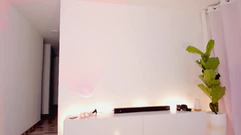 Lucia online show from 13, 10, 2025