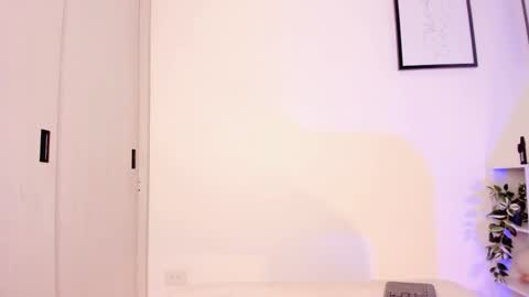 Lucia online show from 21, 11, 2025