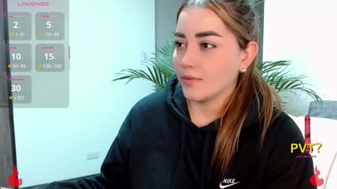 lucia star  online show from 19, 10, 2025