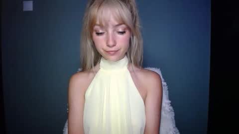 Snapshot of luciacam20 chatting on 8, 9, 2025 Lucy online show from 8, 9, 2025