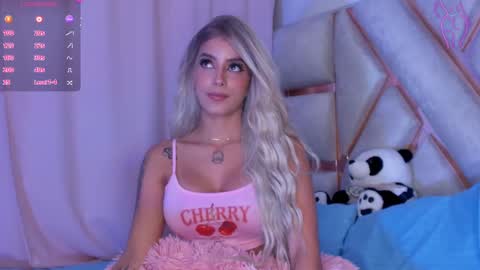 LuciaJhonnes online show from 5, 11, 2025