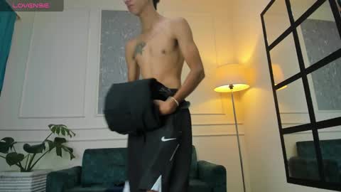 Snapshot of lucian_davi chatting on 28, 12, 2024 Pirulo online show from 28, 12, 2024