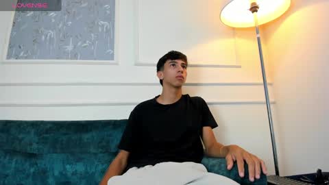 Snapshot of lucian_davi chatting on 5, 1, 2025 Pirulo online show from 5, 1, 2025