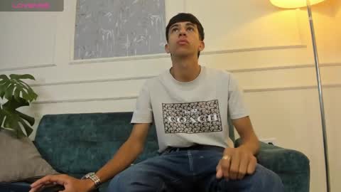 Snapshot of lucian_davi chatting on 22, 1, 2025 Pirulo online show from 22, 1, 2025