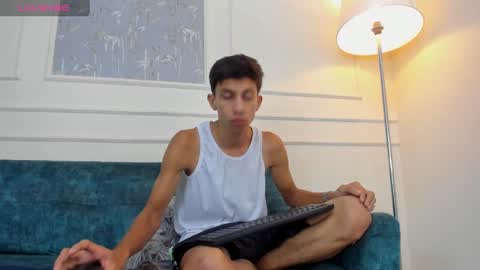 Snapshot of lucian_davi chatting on 27, 9, 2025 Pirulo online show from 27, 9, 2025
