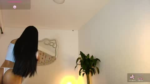 Snapshot of luciana_glow chatting on 25, 4, 2026 luciana_glow online show from 25, 4, 2026