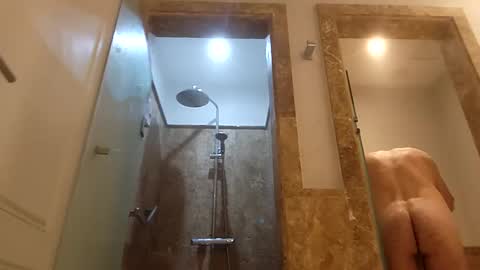 Snapshot of lucianopc chatting on 27, 9, 2025 lucianopc online show from 27, 9, 2025