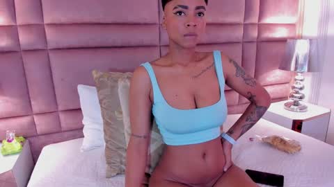  lucia wallace  online show from 8, 3, 2025