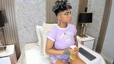  lucia wallace  online show from 18, 2, 2026