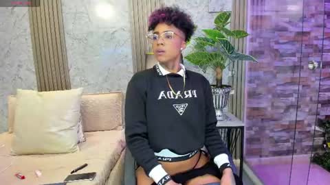  lucia wallace  online show from 1, 7, 2026
