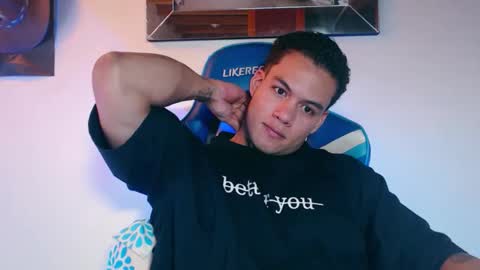 luciferstar01 online show from 16, 4, 2026