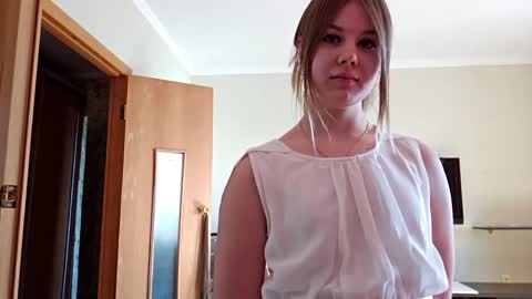 Mia online show from 7, 3, 2026