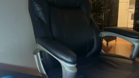 Snapshot of lucky_bme chatting on 29, 3, 2026 lucky_bme online show from 29, 3, 2026