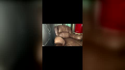 Snapshot of lucky_bme chatting on 4, 4, 2026 lucky_bme online show from 4, 4, 2026