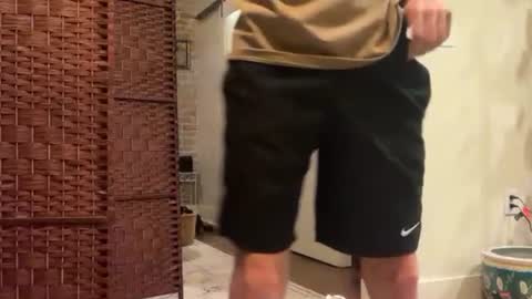 Snapshot of lucky_bme chatting on 9, 4, 2026 lucky_bme online show from 9, 4, 2026