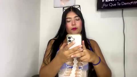 Snapshot of lucky_couple2025 chatting on 21, 11, 2025 lucky_couple2025 online show from 21, 11, 2025