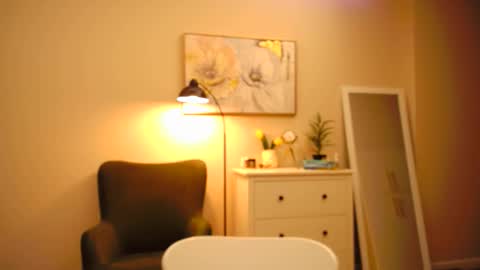 lucky_foryou_baby online show from 12, 12, 2024