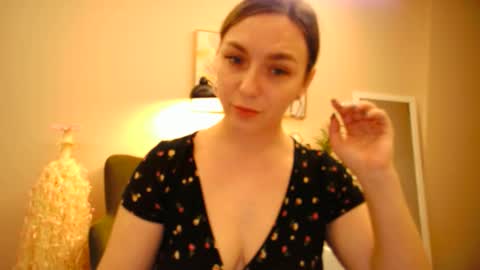 lucky_foryou_baby online show from 2, 1, 2025