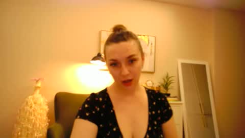 lucky_foryou_baby online show from 5, 1, 2025