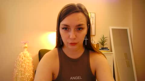 lucky_foryou_baby online show from 6, 1, 2025