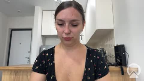 lucky_foryou_baby online show from 15, 9, 2025