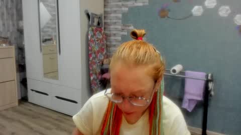 Snapshot of lucky_licky20 chatting on 24, 10, 2025 lucky_licky20 online show from 24, 10, 2025