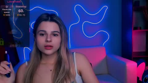 Snapshot of luckybabymeow chatting on 15, 4, 2026 Mila Sweetheart online show from 15, 4, 2026