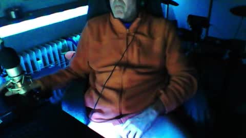 Snapshot of luckyfreak1 chatting on 6, 3, 2026 call me Stefan online show from 6, 3, 2026