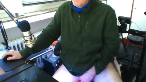 Snapshot of luckyfreak1 chatting on 1, 4, 2026 call me Stefan online show from 1, 4, 2026