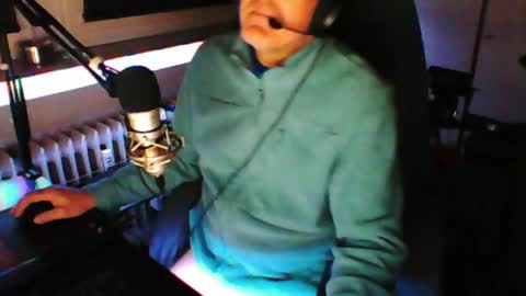 Snapshot of luckyfreak1 chatting on 2, 4, 2026 call me Stefan online show from 2, 4, 2026