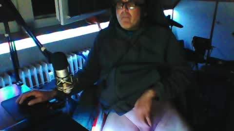 Snapshot of luckyfreak1 chatting on 18, 4, 2026 call me Stefan online show from 18, 4, 2026