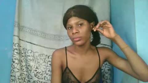 Snapshot of luckymadequeen chatting on 5, 4, 2026 Gloria online show from 5, 4, 2026