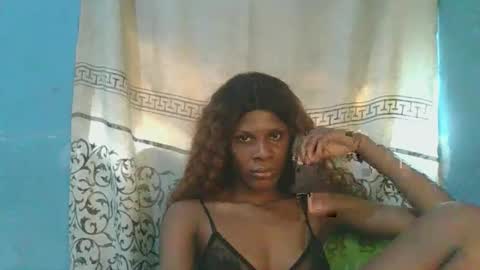 Snapshot of luckymadequeen chatting on 17, 4, 2026 Gloria online show from 17, 4, 2026