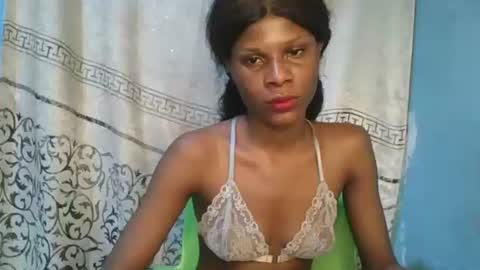 Snapshot of luckymadequeen chatting on 21, 4, 2026 Gloria online show from 21, 4, 2026