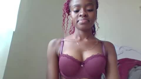 Snapshot of luckyqueen3 chatting on 9, 3, 2025 lilian online show from 9, 3, 2025