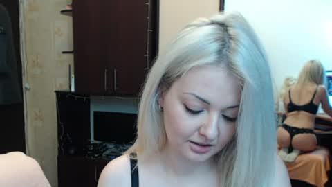 Snapshot of luckyshotgirl chatting on 19, 4, 2026 LuckyShot online show from 19, 4, 2026