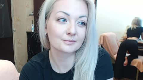 Snapshot of luckyshotgirl chatting on 14, 5, 2026 LuckyShot online show from 14, 5, 2026