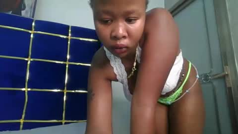 Snapshot of luckyy0001 chatting on 23, 10, 2025 Lopez online show from 23, 10, 2025