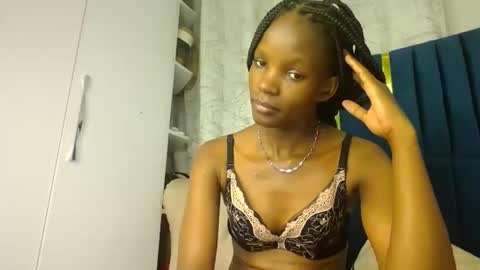 Snapshot of luckyy003 chatting on 27, 9, 2025 brielle online show from 27, 9, 2025