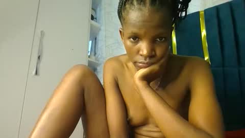 Snapshot of luckyy003 chatting on 1, 10, 2025 brielle online show from 1, 10, 2025