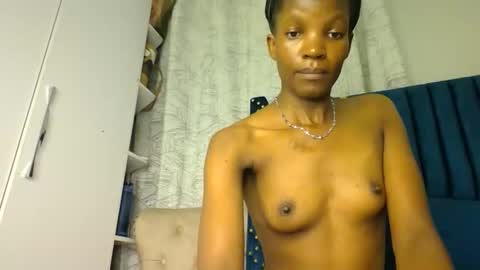 Snapshot of luckyy003 chatting on 21, 10, 2025 brielle online show from 21, 10, 2025