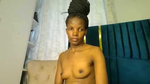 Snapshot of luckyy003 chatting on 23, 10, 2025 brielle online show from 23, 10, 2025